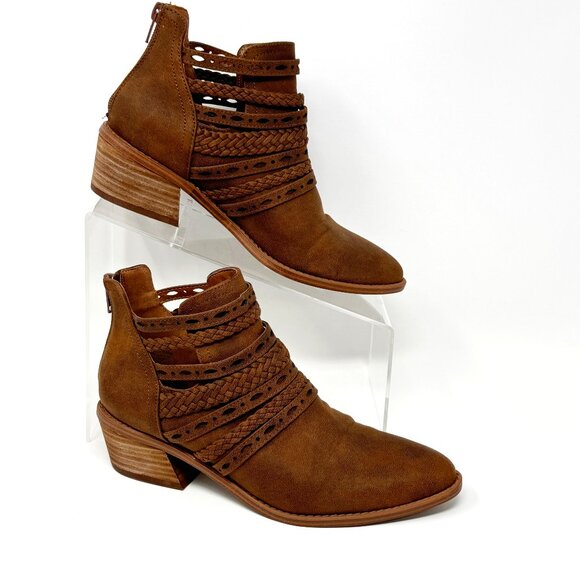 Fergie Womens Brown Leather Western style Back Zip Bootie Display Model Size 6 - Picture 1 of 8